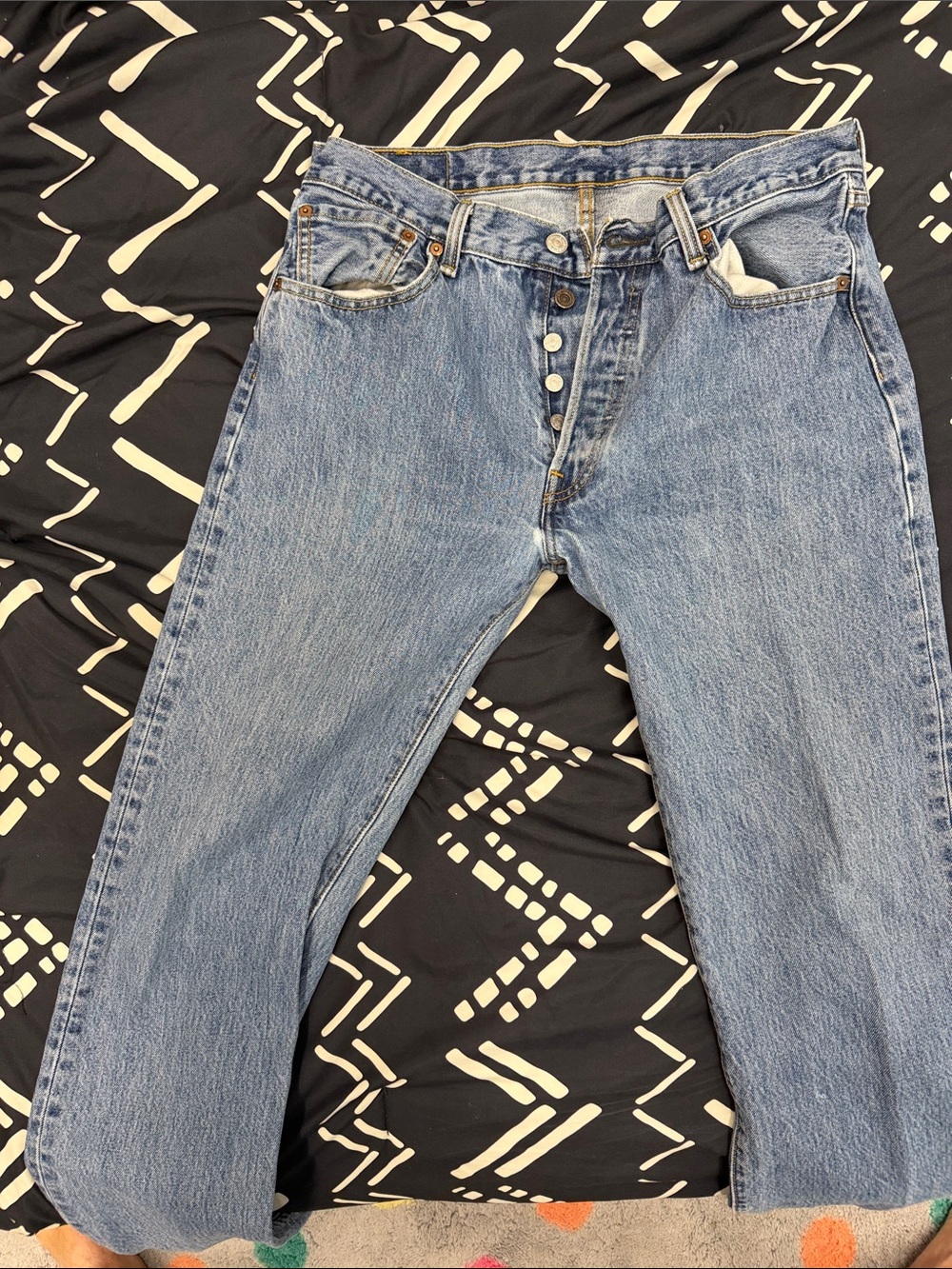 Men’s 501 Levi’s Classic Light Wash Button-Fly Jeans